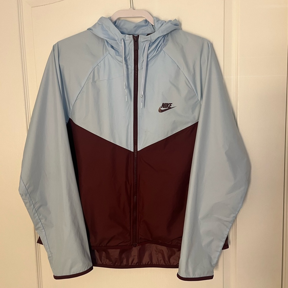 NIKE women’s windbreaker